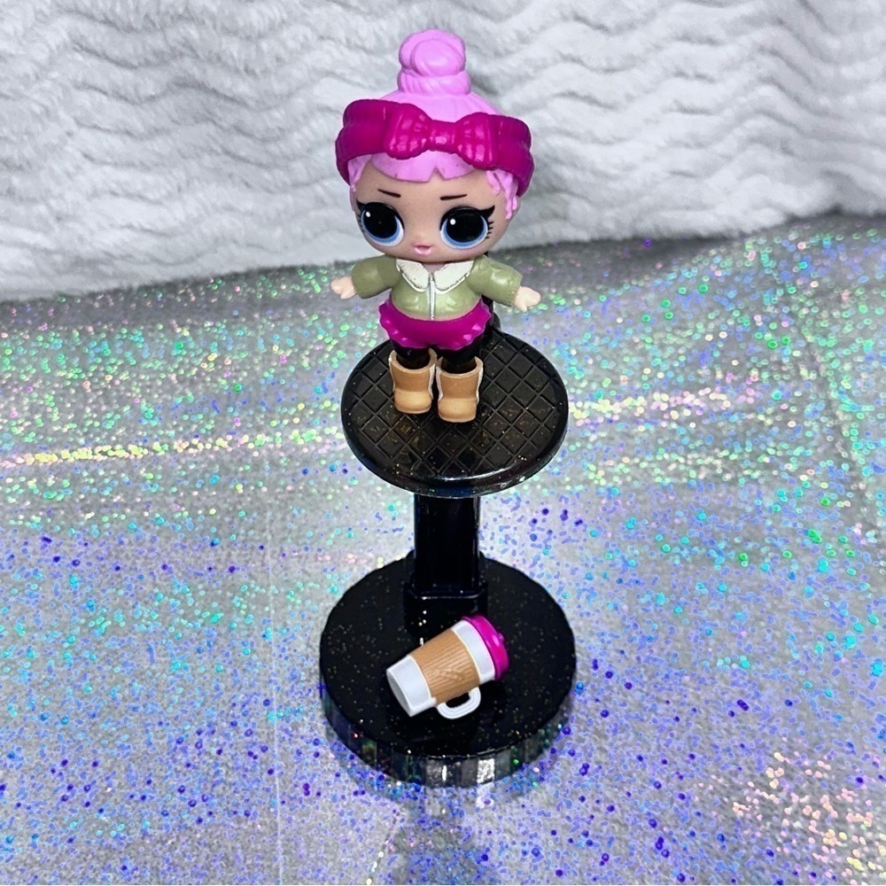 L.O.L. SURPRISE! Doll Cozy Babe Baby Big Sis Sister Doll Series 2 Winter Chill